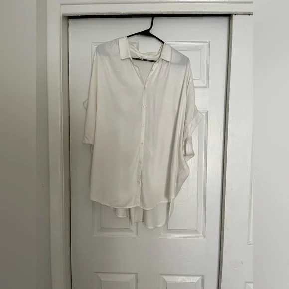 Light Cream Button-Front Women's Blouse Time and Tru XL 16-18 - Picture 4 of 13